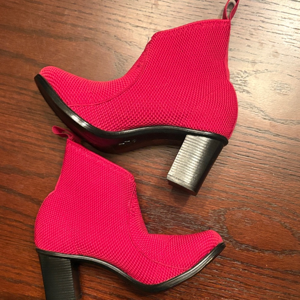 Charleston Shoe Company Women's Red Telfair Boots Size 6